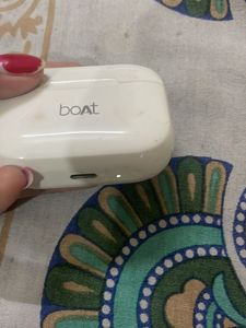 Boat Airdopes With Charging Case