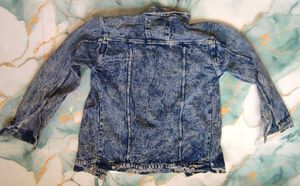 (URGENT)LIGHTLY USED DENIM JACKET FOR MEN.