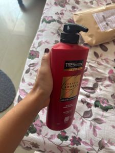 Tresemme Keratin Smooth Shampoo