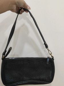 Chic Black Croc Embossed Baguette