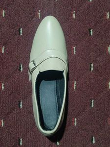 Women Stylish Shoes 🥿