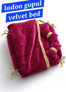 Ladoo Gopal velvet bed for winter