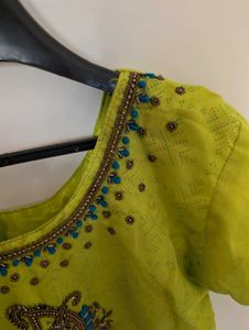 Stiched Kurta With Shawl