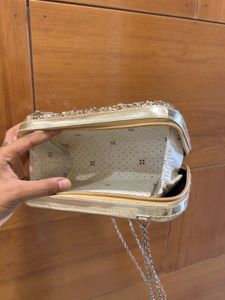 Sparkling Clutch
