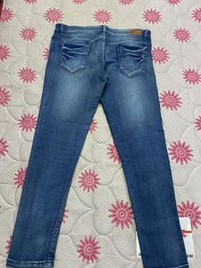 Fashionable Slim Fit Jeans