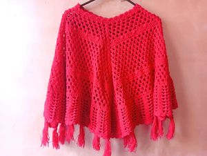 woman crosiya design top