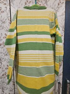 Striped V-Neck Sweater Like top