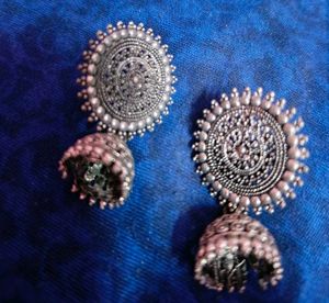 EARING FOR WOMEN