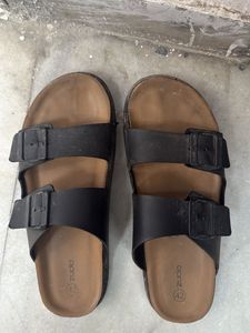 Zudio Black Sandals