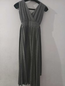 Elegant Gray Pleated Midi Dress