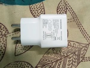 SAMSUNG NEW AND ORIGINAL MOBILE CHARGER TYPE C