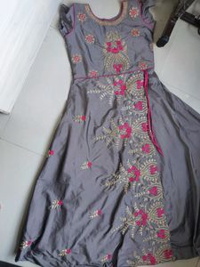 💝 Grey Gown