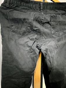 Ripped Jeans Woman