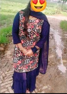 Floral Embroidered Salwar Kameez