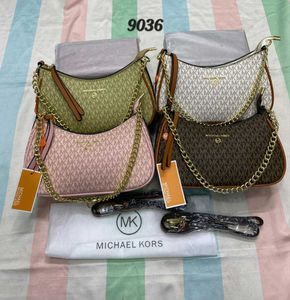 MK JET SET CHARM SMALL LOGO POCHETTE BAG