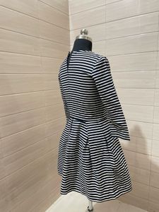 GAP camel navy blue striped dress