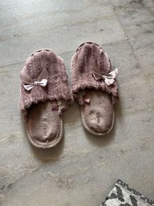 Max brand Glitter Plush Slippers