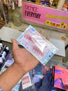Press-On Nail Set