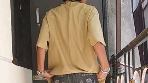 Tan Button-Up Short Sleeve Shirt