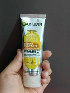 Garnier Facewash + Sunscreen Duo