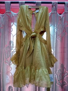 Deep Cut Long Sleeves