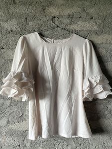 Frilly Sleeve Detail Top