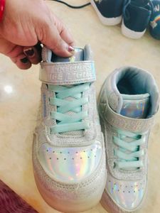 Sketchers Light Shoes For Girls