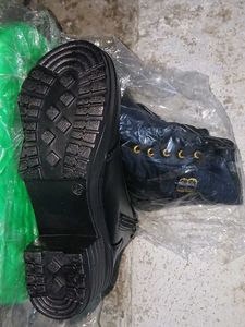 Black ankel lenth boots