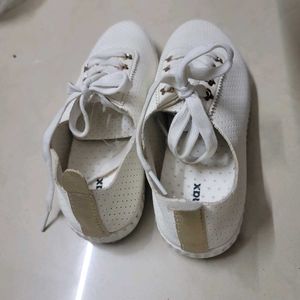 Women White Sneakers/ Casual shoes
