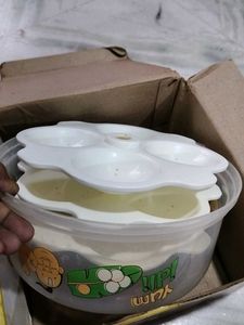 Microvavable Idly Momo Cooker