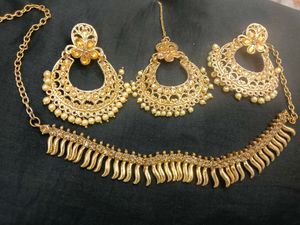 Golden Jewelry Set