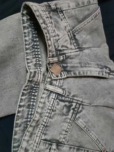 Women  Fade Relaxed Tapered Mom Jea