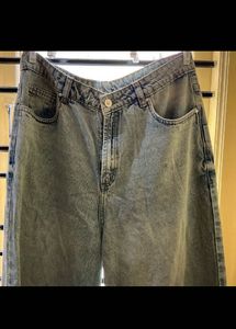 BRAND NEW  High-Waisted Jeans