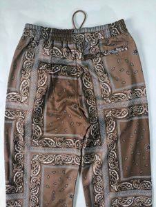 Unique Women&#39;s Bandana Print Brown Trousers