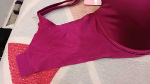 Victoria&#39;s 36DD Bra