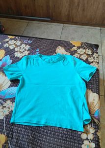 blue tshirt