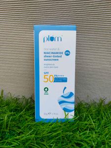 Plum Niacinamide Tinted Sunscreen