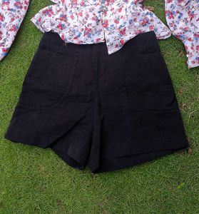 Chic Black Shorts