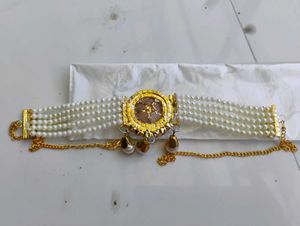 Nyka Nail paint ,Chokar White