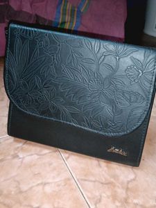 Black SlingBAG