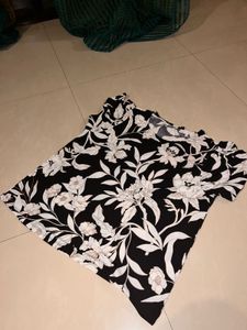 Black And White Flower Top