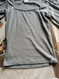 Grey Puff Sleeve Top
