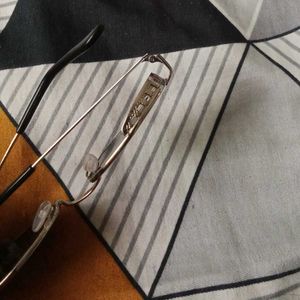 Stylish Sunglasses with metal coat