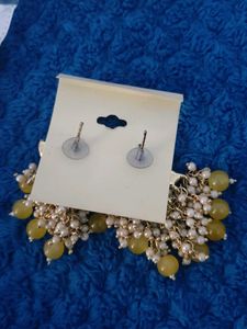 Set Of 2 Chains, Earrings And Maang Tika