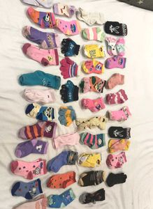 (40 Socks Jodi And 4 Hand Gloves) Bundle
