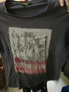 Men T Shirt Is In Gud Condition