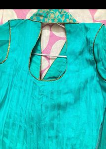 Elegant Women&#39;s Ethnic Kurta Set