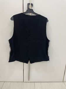 🖤 Edgy Chic Vest Alert! 🖤