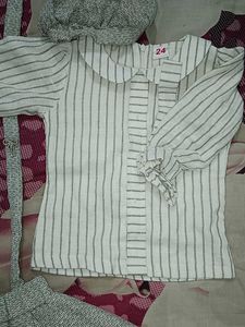 Girl&#39;s Suspender Skirt Outfit