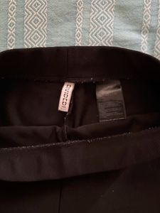H&amp;M, Women Black Skinny Fit Slacks, Size XS